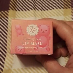 BRAND NEW, Woolzies Lip Mask in **GUMMY BEAR**